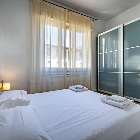 Yid Business Gate Guest house
