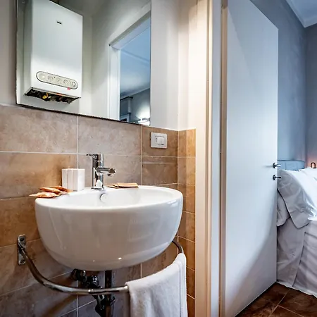 Yid Business Gate Vendégház 4*